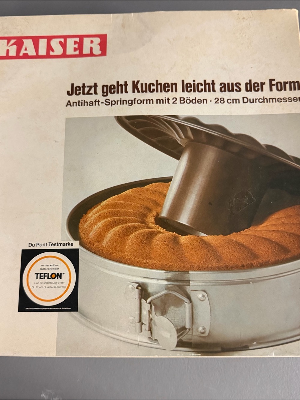 Nonstick Springform Bundt Cake Pan in Silver